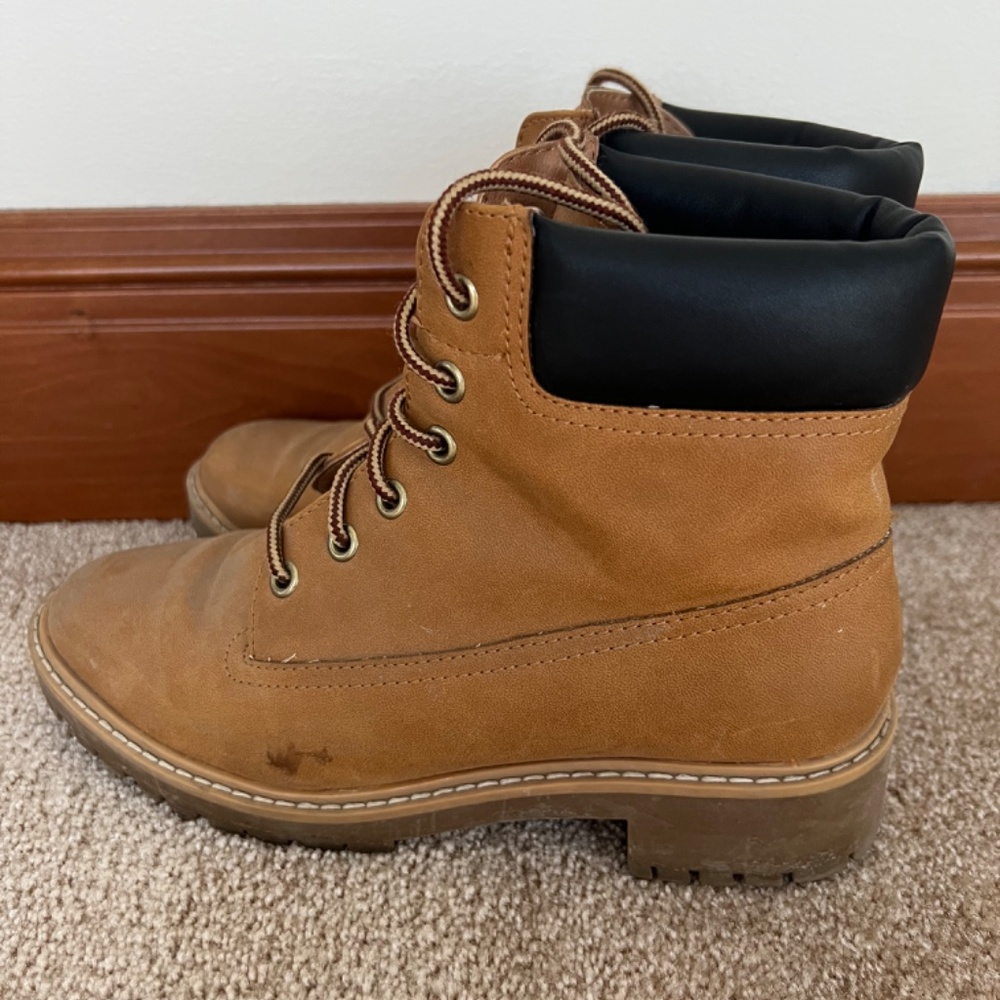 Boots - Picture 2 of 4